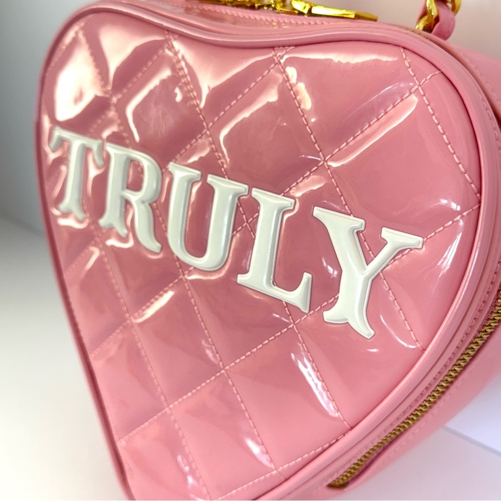 Bundle🛍️ TRULY Los Angeles Accessory Pink Quilted Bag Skincare Nail Polish - Picture 7 of 8